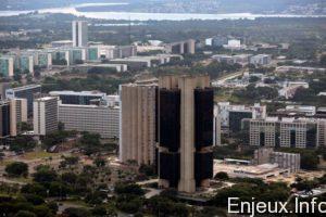 La Banque Centrale du Brésil maintient son taux directeur à 14,25% La Banque Centrale du Brésil maintient son taux directeur à 14,25%