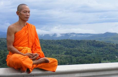 Méditation les yeux fermés méditation-relaxation