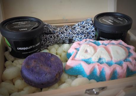 Coffret cadeau cosmétiques Homme Lush - Hydratant corps, soins cors et visage, shampoing solide Coffret cadeau cosmétiques Homme Lush - Hydratant corps, soins cors et visage, shampoing solide