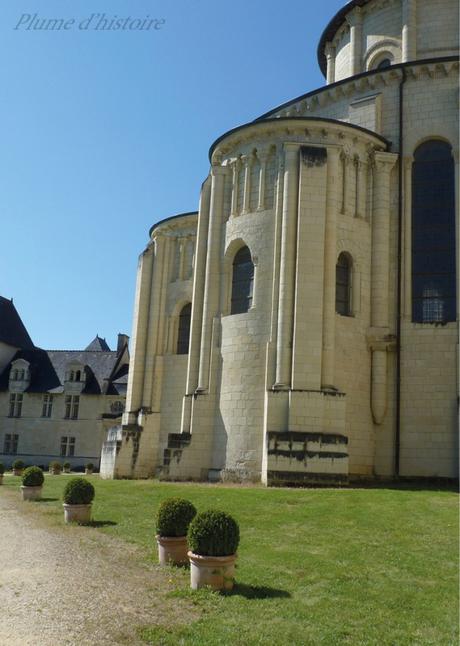 Une (toute petite ! ) parcelle de la gigantesque abbaye de Fontevrault