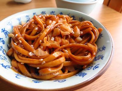 Hot and dry noodle 热干面 rè gān miàn