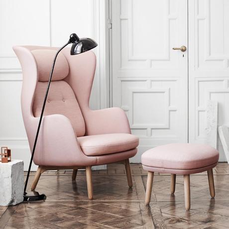 Fritz-Hansen-Ro-Easy-Chair-Wooden-Base-in-light-pink