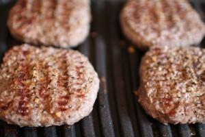 Burger mexicain {Boeuf – Guacamole} steaks