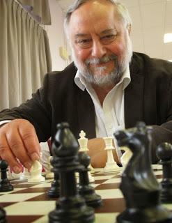 Le triple champion du monde vétéran Anatoli Vaisser participe aux tables rondes - Photo © Chess & Strategy