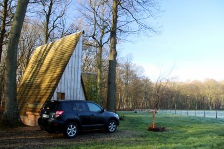 Tipi en bois en pleine nature Tipi en bois en pleine nature