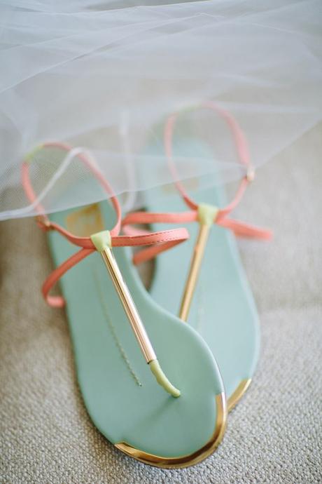 (S)Andals. (S)Andals.