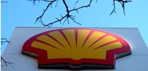 Arctique : Shell pour un parc marin ! The Shell logo at a petrol station in London, Wednesday, Jan. 20, 2016. Royal Dutch Shell expects its fourth quarter profits to drop by at least 40 percent to between $1.6 billion and $1.9 billion after a sharp drop in crude oil prices, but underscored its determination to press ahead with the proposed mega-merger with BG Group plc. (AP Photo/Kirsty Wigglesworth)/LKW101/906012064483/1601201425
