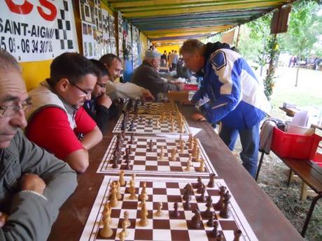 Eric Blanchard donnant une simultanée d'échecs le 14 septembre 2013 - Photo © Chess & Strategy