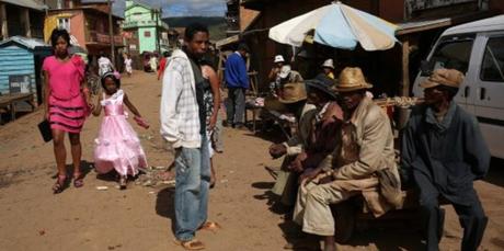 Le marché d’Ambohibary, à 150 kilomètres au sud d’Antananarivo, en décembre 2013.