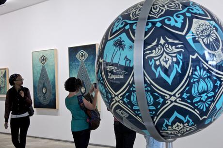 Earth Crisis : Shepard Fairey s’engage pour la planète à la Galerie Itinerrance