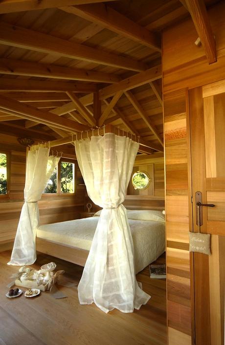 Wooden-Tree-House-in-Tuscany9-900x1382
