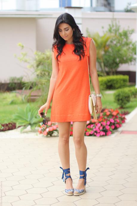 look-vestido-laranja-e-espadrille-fashion-estilo-moda-borboletas-na-carteira-6