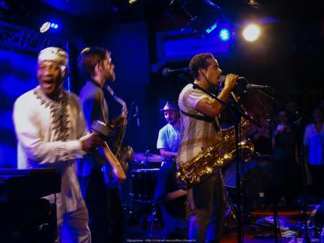 Souljazz Orchestra au New Morning (Paris 10) Souljazz-Orchestra-New-Morning_gagaone-12