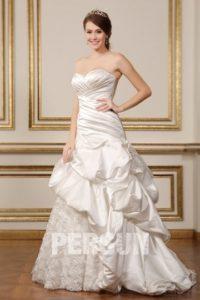 Conseils d’opter un voile de mariage Robe mariée princesse à jupe froissée en satin & dentelle 3D