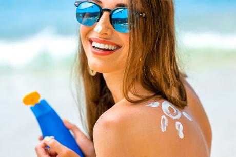 COMMENT PROTEGER SA PEAU DU SOLEIL QUAND ON A DE L'ACNE ? COMMENT PROTEGER SA PEAU DU SOLEIL QUAND ON A DE L'ACNE ?