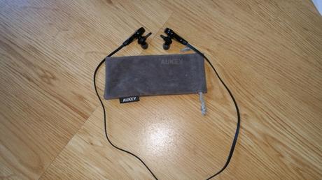 Nous avons testé le casque intra-auriculaire bluetooth d’Aukey 20160714_190238