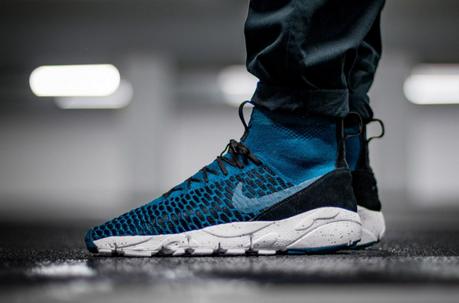 830600-300-NIKE-AIR-FOOTSCAPE-MAGISTA-FLYKNIT-FC-01