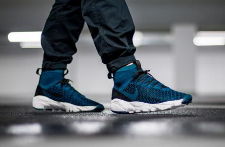 830600-300-NIKE-AIR-FOOTSCAPE-MAGISTA-FLYKNIT FC-02