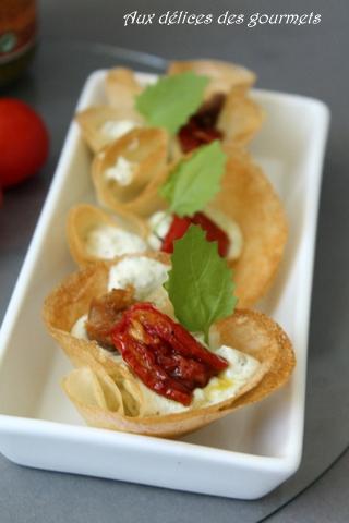 FLEURS DE BRICK A LA RICOTTA, PESTO ET ANCHOIS FLEURS DE BRICK A LA RICOTTA, PESTO ET ANCHOIS