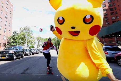 Ce YouTubeur a décidé de jouer à Pokémon GO dans la vie réelle ! Ce YouTubeur a décidé de jouer à Pokémon GO dans la vie réelle !