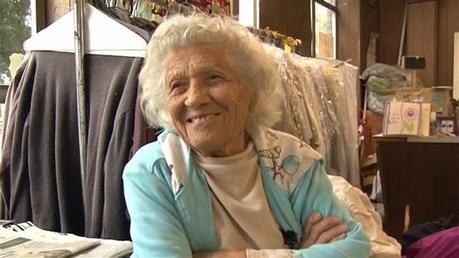 À 100 ans, elle travaille 11 heures par jour, 6 jours par semaine !