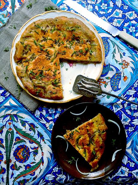 “Gamme”, le flatbread mauricien cuit à la poêle et à la vapeur aux herbes fraîches, oignons et fromage ! Une recette de famille, celle de mon grand-père ! Gamme
