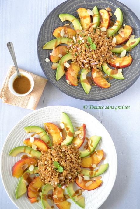 Salade gourmande au petit épeautre {avocat, brugnon & amandes torréfiées} Salade gourmande au petit épeautre {avocat, brugnon & amandes torréfiées}