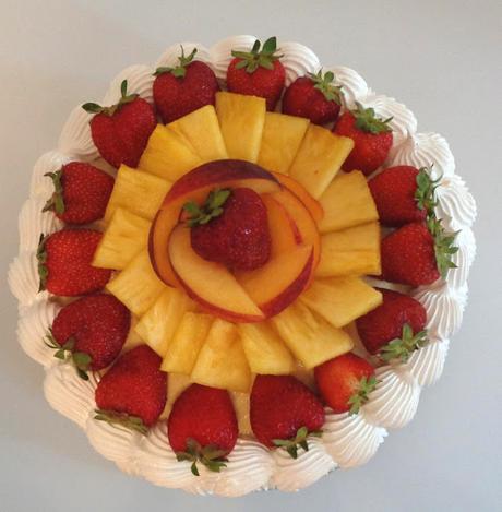 Gâteau d'anniversaire aux fruits