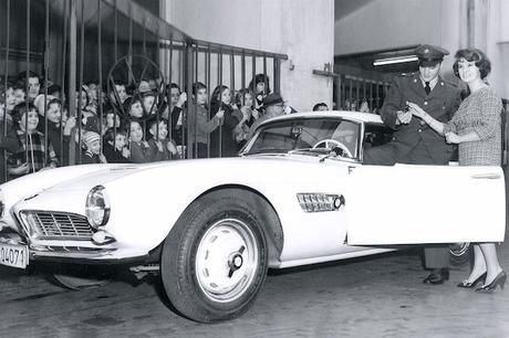 MOTEUR : La BMW 507 d’Elvis Presley restaurée 330