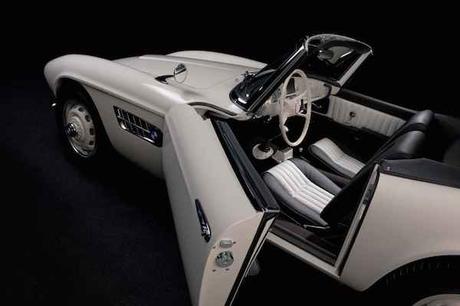MOTEUR : La BMW 507 d’Elvis Presley restaurée MTQwNTY4NjEyNjU3MTc3ODMy