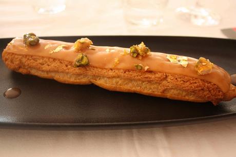 Eclair géant au caramel beurre salé © P.Faus Eclair géant au caramel beurre salé © P.Faus