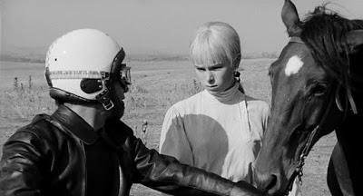Stress-es tres-tres - Carlos Saura (1968) Stress-es tres-tres - Carlos Saura (1968)