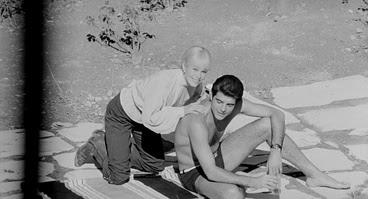 Stress-es tres-tres - Carlos Saura (1968) Stress-es tres-tres - Carlos Saura (1968)