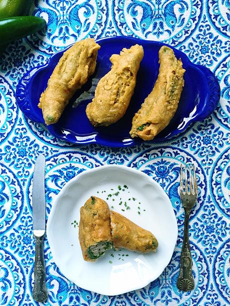 Beignets de piments cari {Padrón }farcis au thon et au chouchou, une spécialité mauricienne très savoureuse idéale pour l’apéro! Beignets de piments farcis