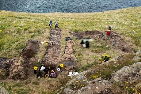 Des vestiges royaux découverts à Tintagel, lieu de naissance du Roi Arthur selon la légende