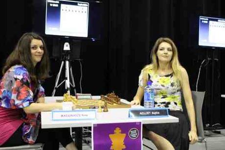 Duel de la ronde 1 dans la National féminin avec Nino Maisuradze et Sophie Milliet - Photo © Chess & Strategy