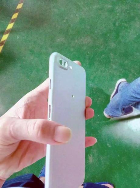 Iphone 7 Plus : voici quelques photos du boîtier métallique ! Iphone 7 Plus : voici quelques photos du boîtier métallique !