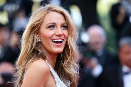 BLAKE LIVELY - PORTRAIT BEAUTE z07