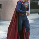SUPERGIRL : Superman on the set