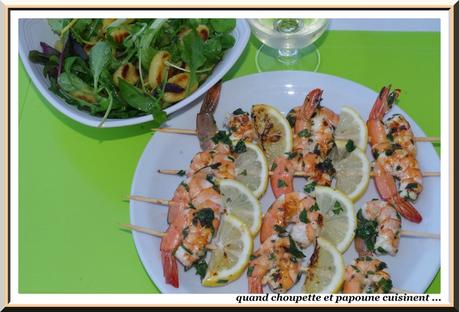 BROCHETTES DE GAMBAS ET SALADE DE GNOCCHI A LA ROQUETTE brochettes de gambas et salade de gnocchi-4195