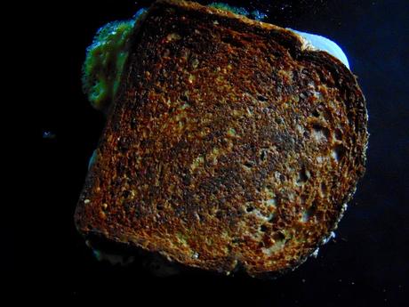 Sandwich grilled cheese tempeh reuben et soupe de tomates Sandwich grilled cheese tempeh reuben et soupe de tomates