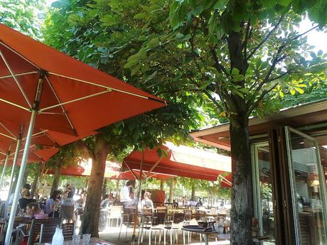 Déjeuner de saison sur la terrasse du Café des Marronniers
