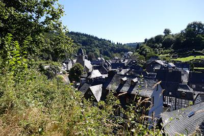 Monschau, un village dans un creux de l´Eiffel. Reportage photographique.