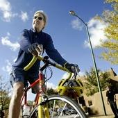 Fracture du col du fémur pour John Kerry après un accident de vélo