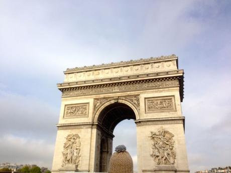 globe-t-bonnet-voyageur-travelling-winter-hat-paris-arc-de-triomphe