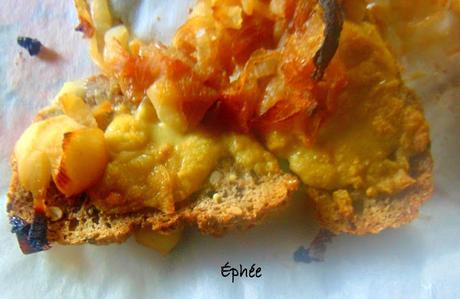 Bruschetta aux oignons caramélisés Bruschetta aux oignons caramélisés