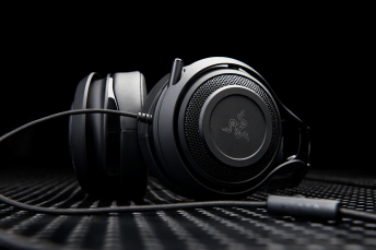 Razer présente le ManO’War – un casque 7.1 multi-plateformes Razer présente le ManO’War – un casque 7.1 multi-plateformes