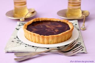 TARTE MARBRÉE AU CARAMEL ET CHOCOLAT TARTE MARBRÉE AU CARAMEL ET CHOCOLAT