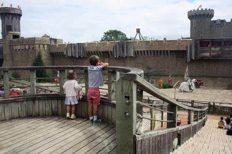 Les niçois au Puy-du-Fou et aux Chateaux de la Loire (2/2) Les niçois au Puy-du-Fou et aux Chateaux de la Loire (2/2)