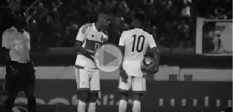 VIDÉO : Quand Islam Slimani et Riyad Boudbouz se disputent pour un penalty !